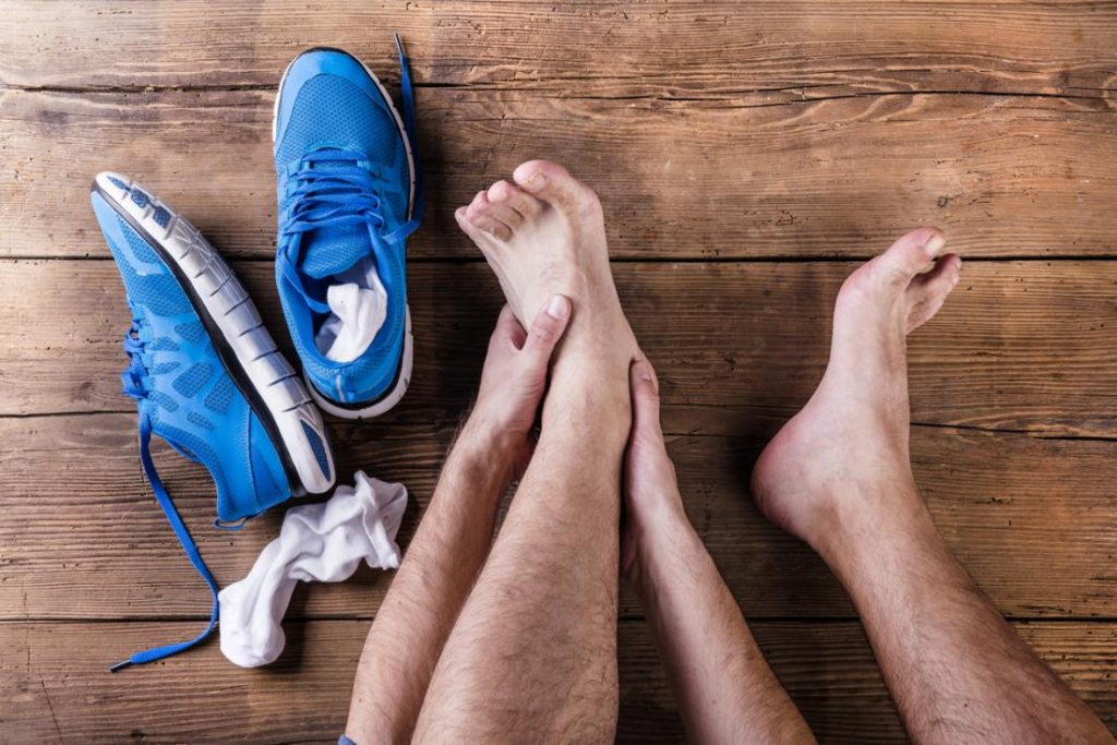 Be sure to choose between the best shoes for extensor tendonitis
