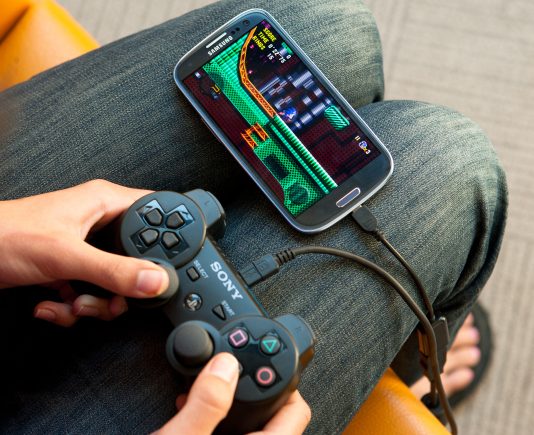 What are the main advantages of getting a Bluetooth controller for android?